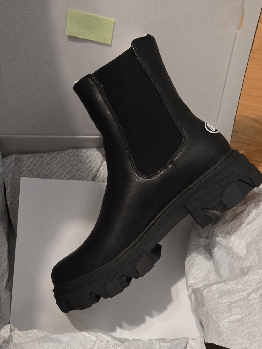 Bnew NOKWOL Black Chelsea Lug Sole Boot SZ 9